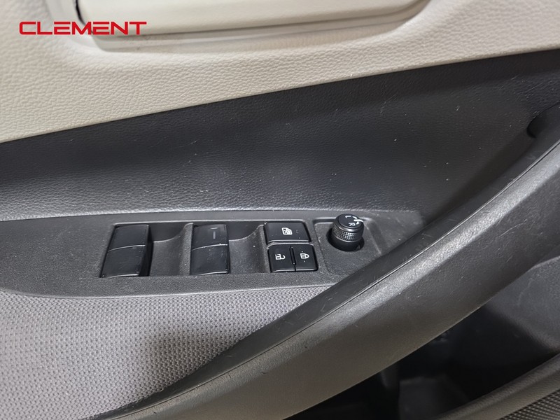 Toyota Corolla Vehicle Image 21