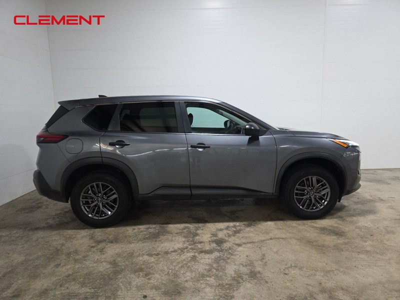 Nissan Rogue Vehicle Image 04