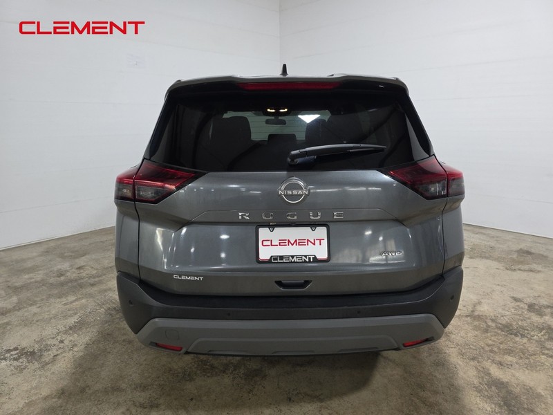 Nissan Rogue Vehicle Image 07