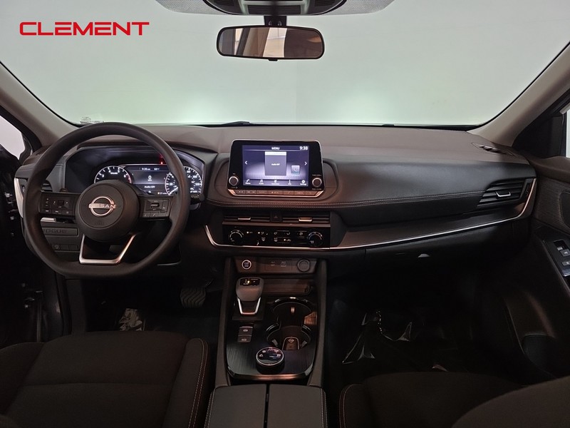 Nissan Rogue Vehicle Image 10