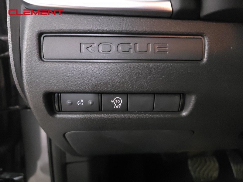 Nissan Rogue Vehicle Image 11