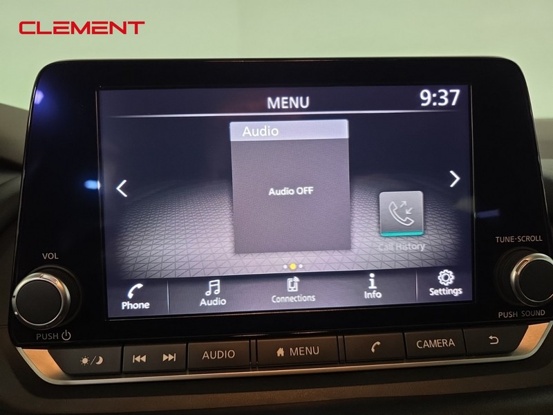 Nissan Rogue Vehicle Image 17