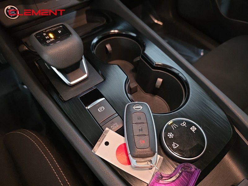 Nissan Rogue Vehicle Image 20
