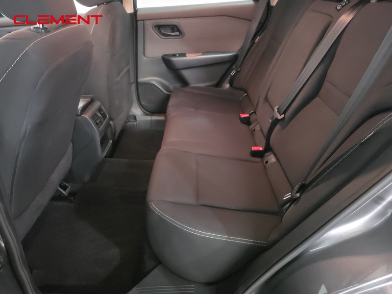 Nissan Rogue Vehicle Image 26