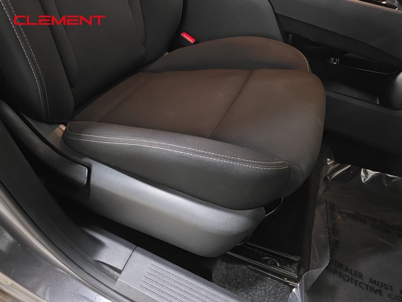 Nissan Rogue Vehicle Image 28