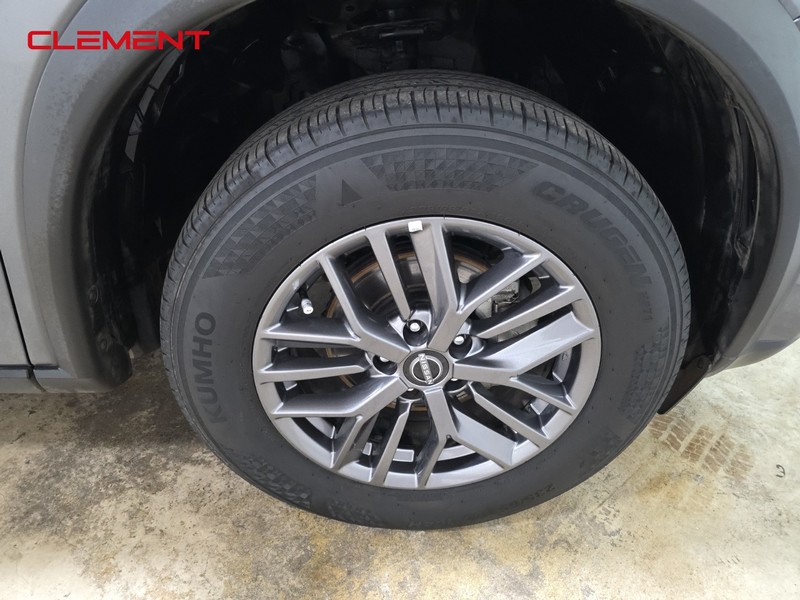 Nissan Rogue Vehicle Image 31