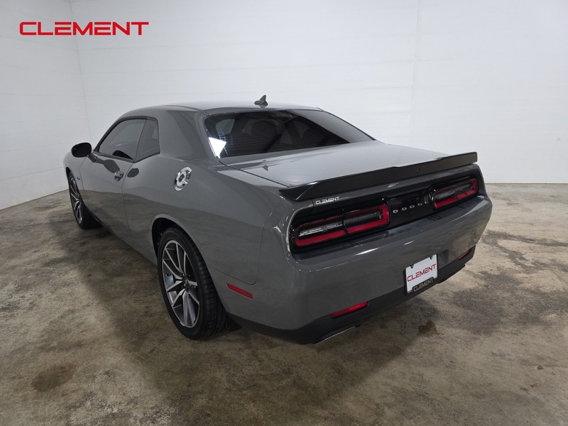 Dodge Challenger Vehicle Image 08