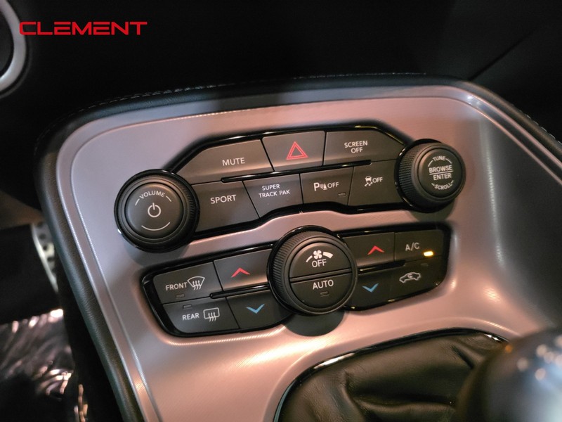 Dodge Challenger Vehicle Image 20