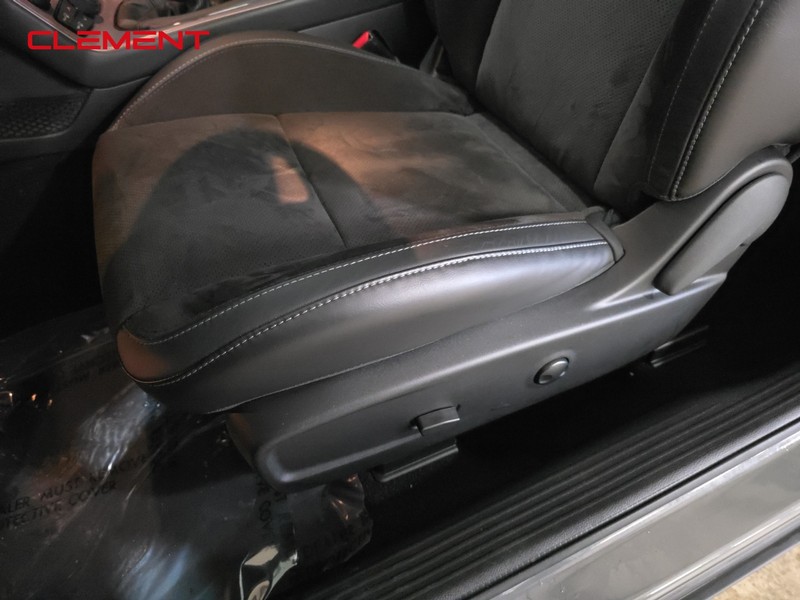 Dodge Challenger Vehicle Image 28