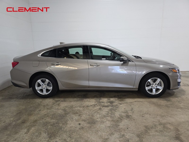 Chevrolet Malibu Vehicle Image 04