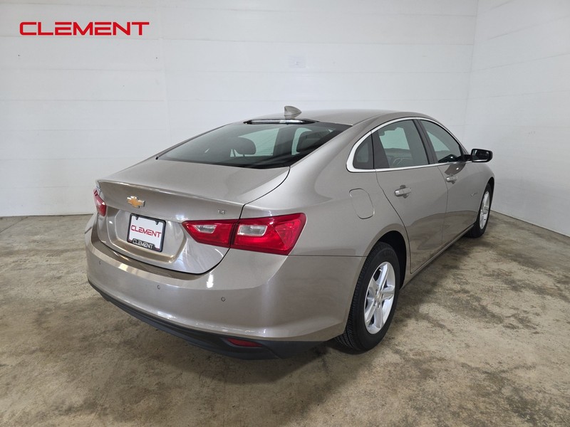 Chevrolet Malibu Vehicle Image 06