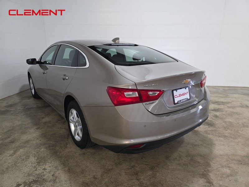 Chevrolet Malibu Vehicle Image 08