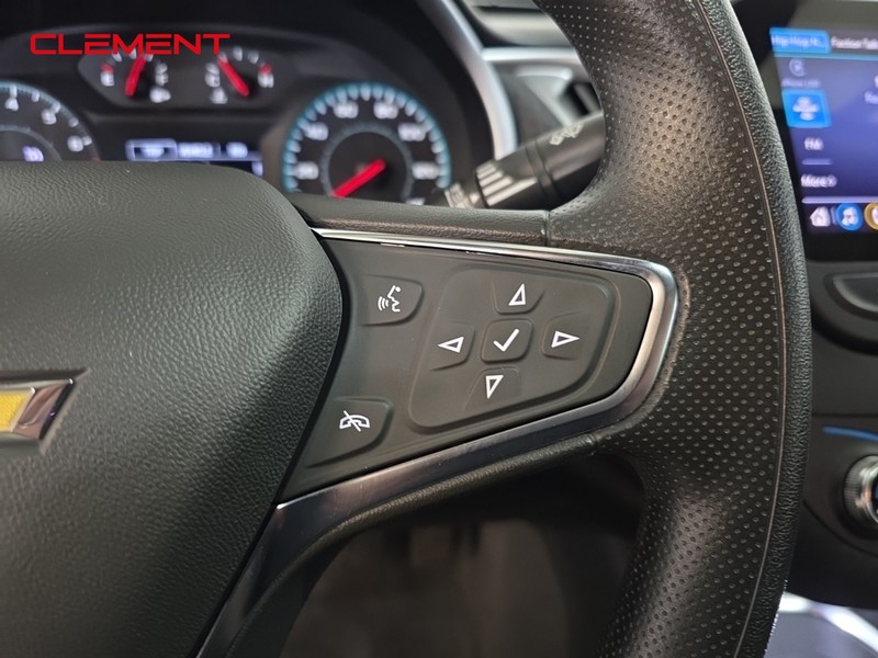 Chevrolet Malibu Vehicle Image 13