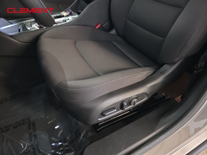 Chevrolet Malibu Vehicle Image 22