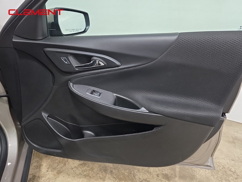 Chevrolet Malibu Vehicle Image 30