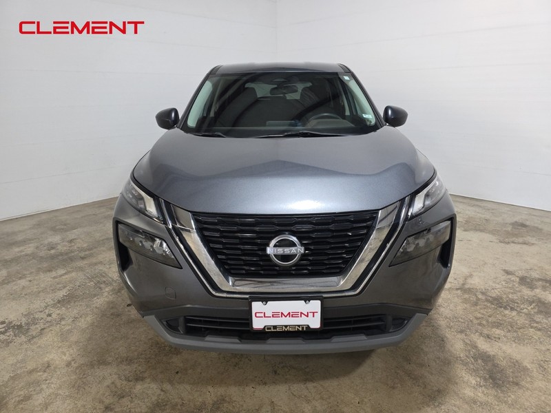 Nissan Rogue Vehicle Image 02