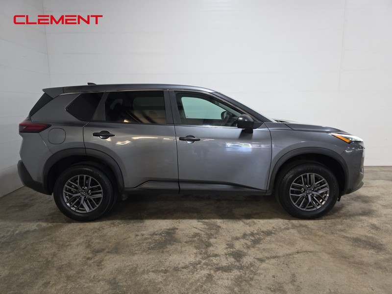 Nissan Rogue Vehicle Image 04