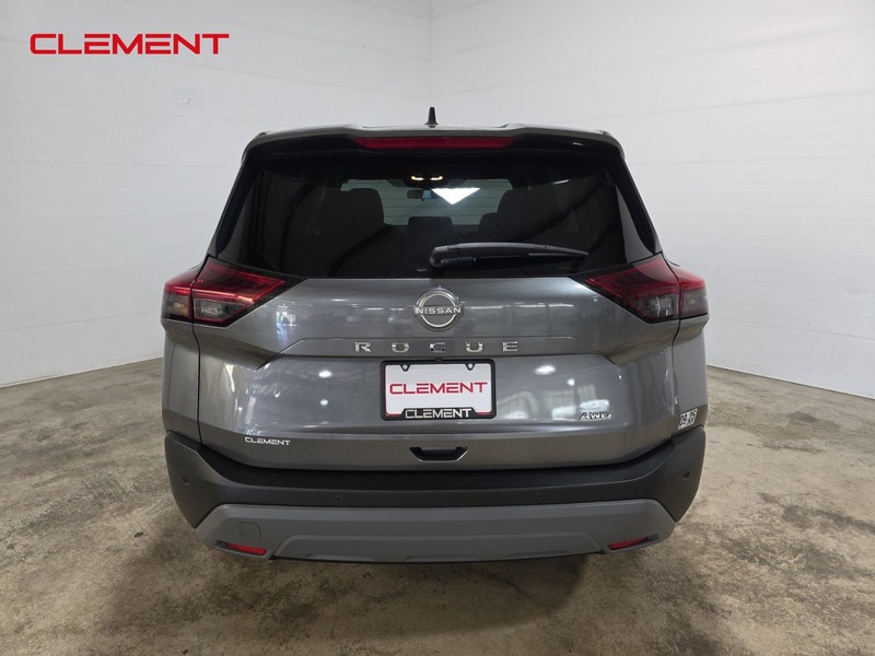 Nissan Rogue Vehicle Image 07