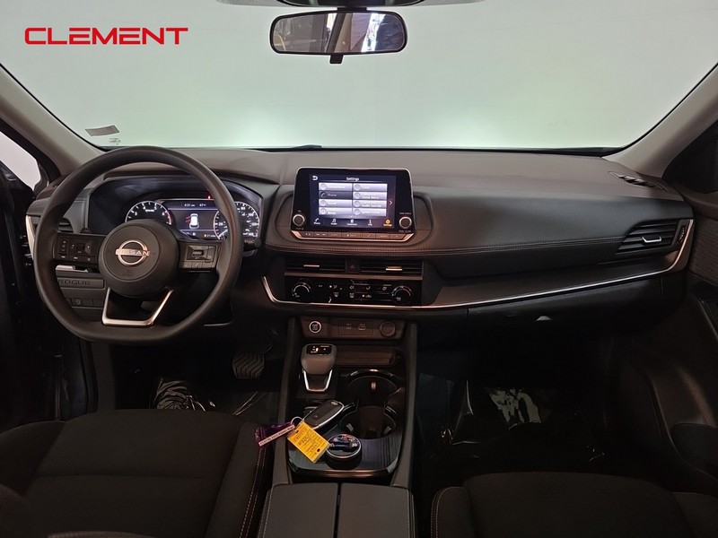 Nissan Rogue Vehicle Image 10