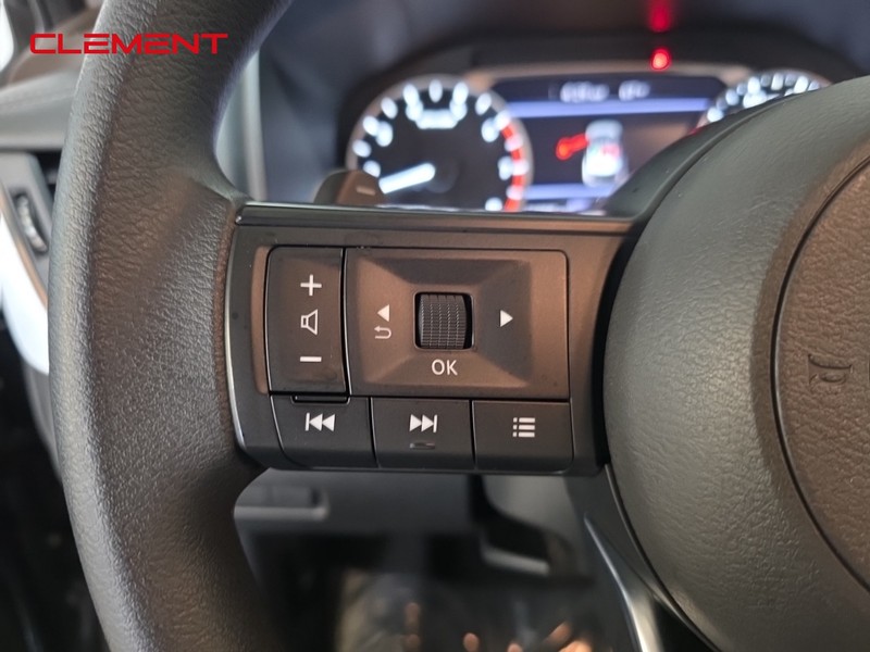 Nissan Rogue Vehicle Image 13