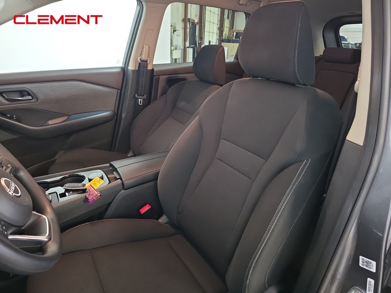Nissan Rogue Vehicle Image 25