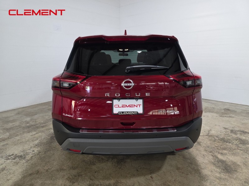 Nissan Rogue Vehicle Image 07