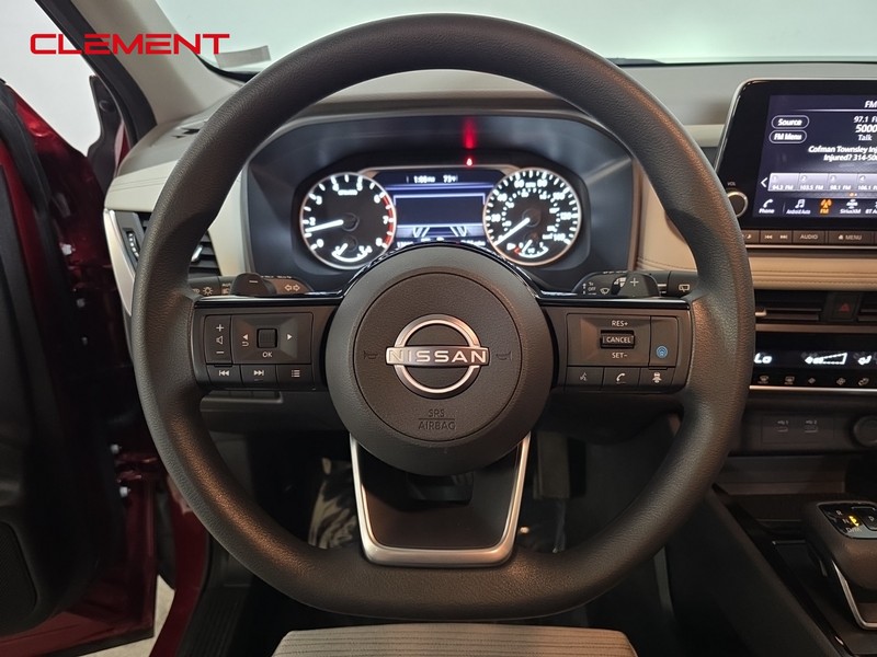 Nissan Rogue Vehicle Image 13