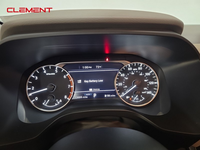 Nissan Rogue Vehicle Image 17
