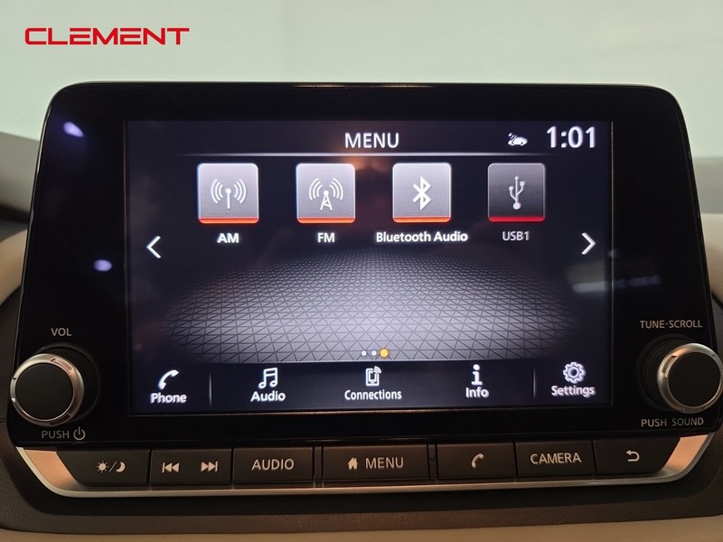 Nissan Rogue Vehicle Image 19