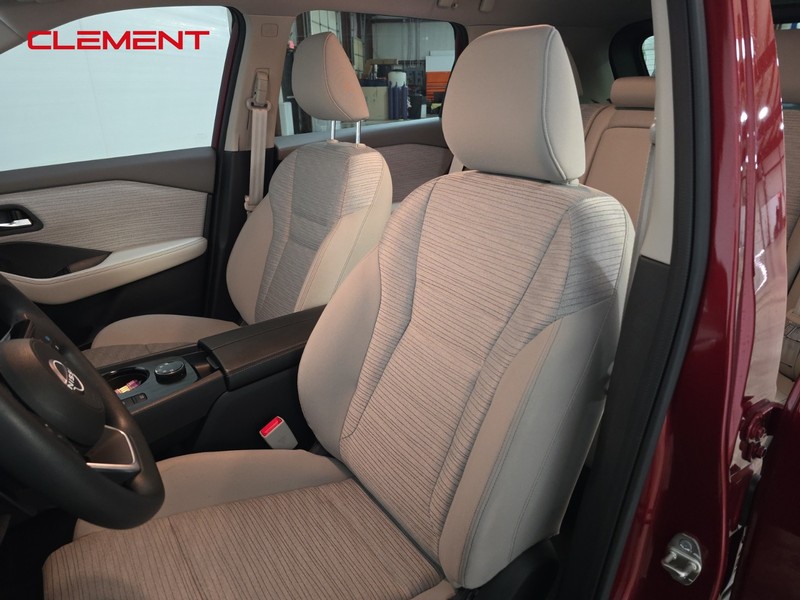Nissan Rogue Vehicle Image 26