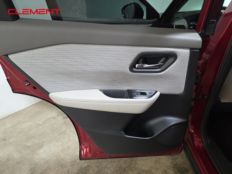 Nissan Rogue Vehicle Image 27
