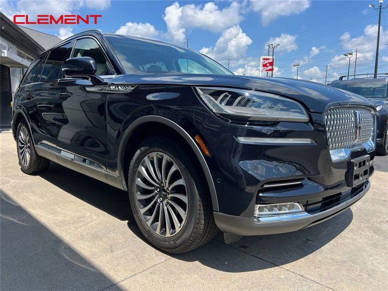 Lincoln Aviator Vehicle Image 02