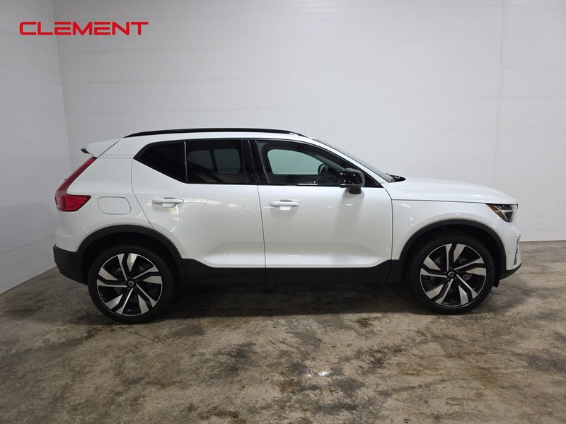 Volvo XC40 Vehicle Image 04