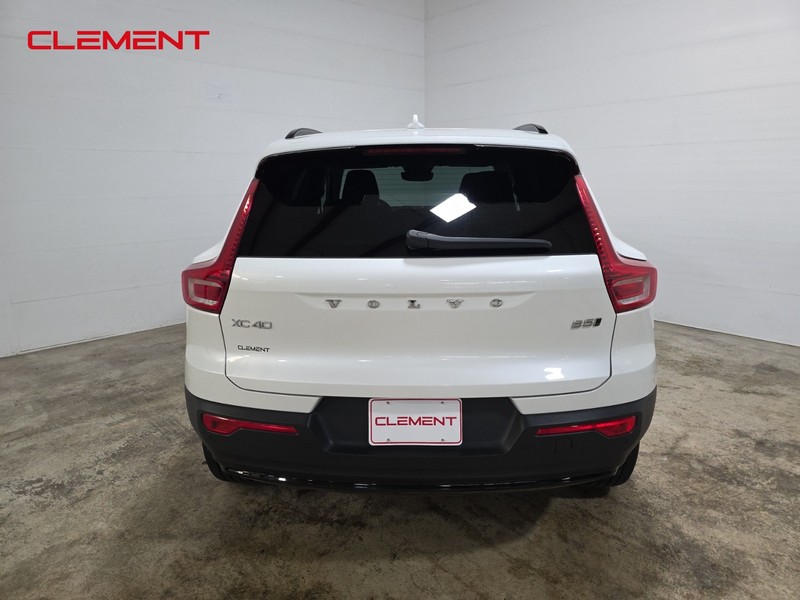 Volvo XC40 Vehicle Image 07