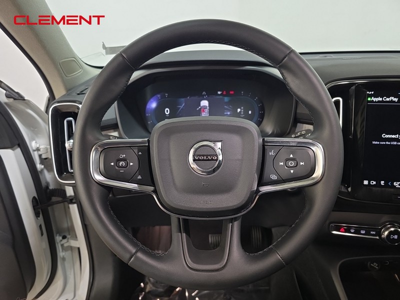 Volvo XC40 Vehicle Image 12