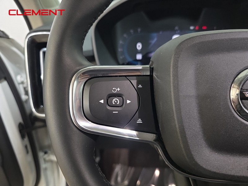 Volvo XC40 Vehicle Image 13