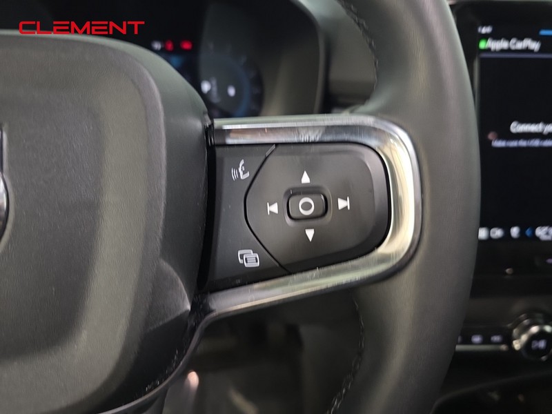 Volvo XC40 Vehicle Image 14