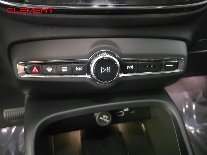 Volvo XC40 Vehicle Image 20