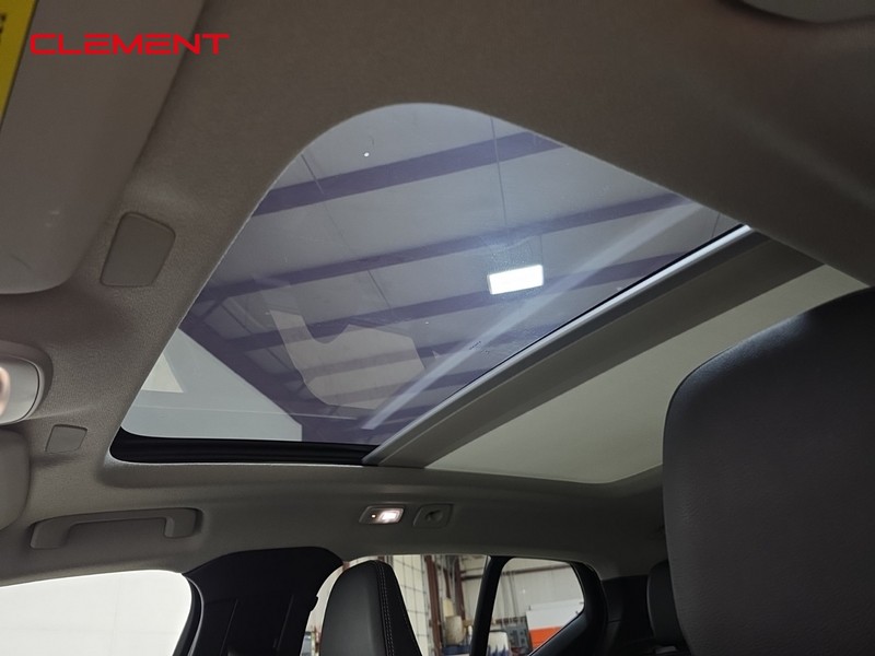 Volvo XC40 Vehicle Image 23