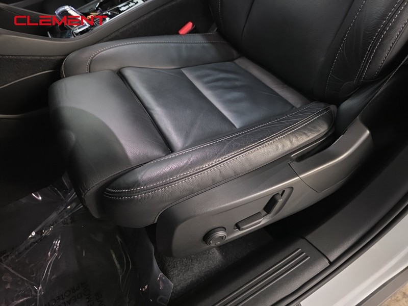 Volvo XC40 Vehicle Image 26
