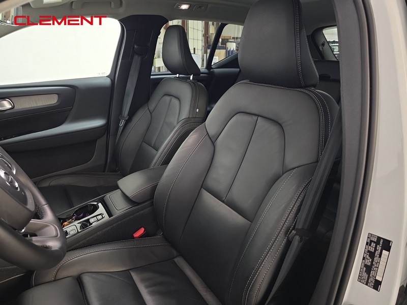 Volvo XC40 Vehicle Image 27