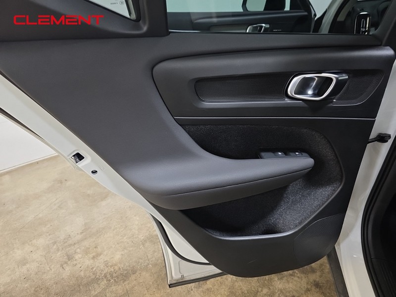 Volvo XC40 Vehicle Image 28