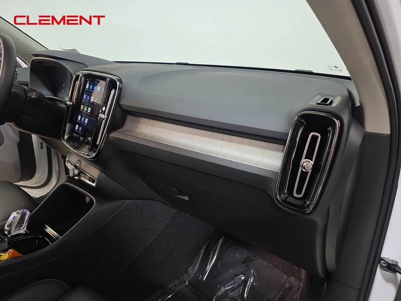 Volvo XC40 Vehicle Image 32