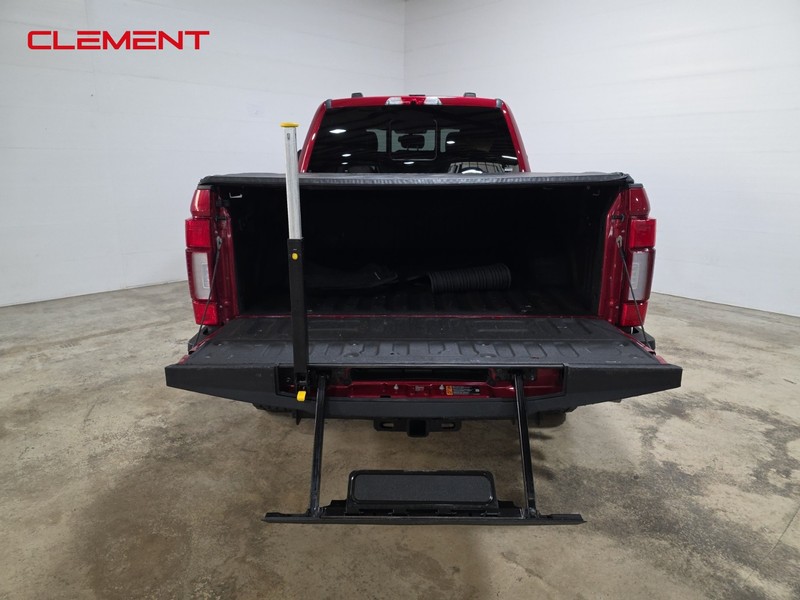 Ford Super Duty F-250 SRW Vehicle Image 10