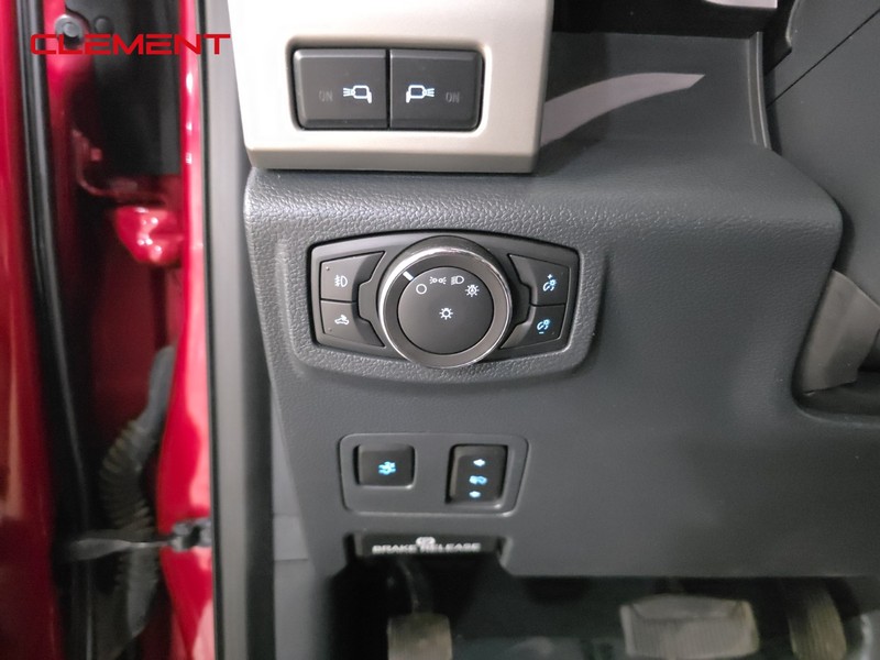 Ford Super Duty F-250 SRW Vehicle Image 13