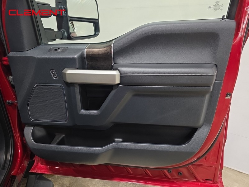 Ford Super Duty F-250 SRW Vehicle Image 39