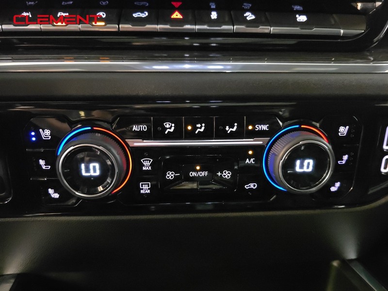 Chevrolet Silverado 1500 Vehicle Image 21
