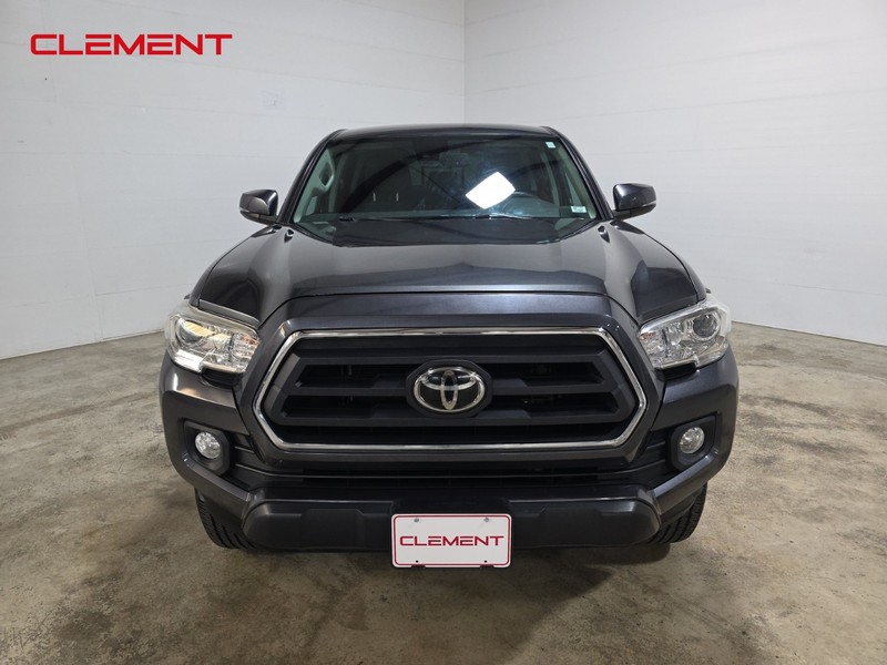 Toyota Tacoma 4WD Vehicle Image 02