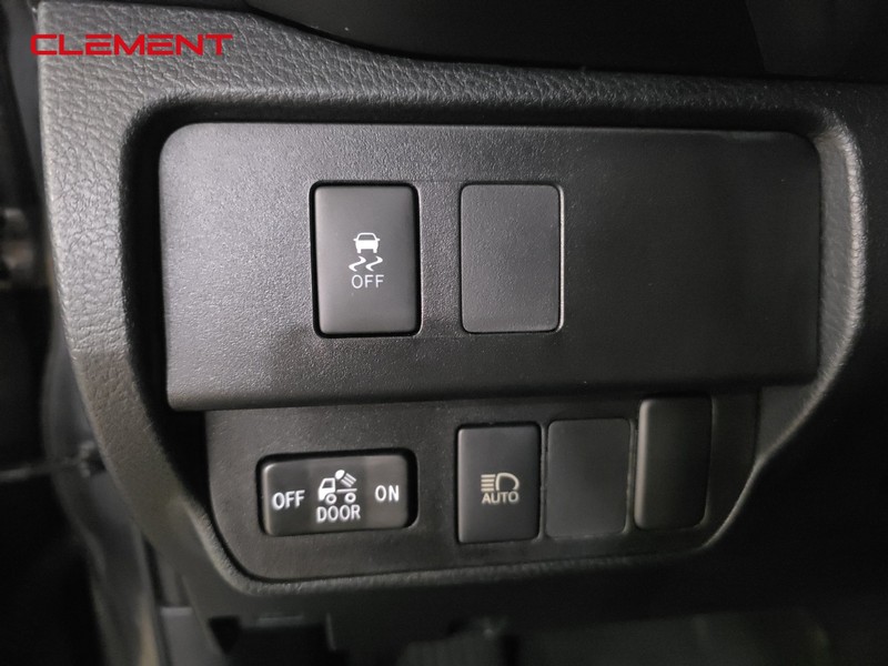 Toyota Tacoma 4WD Vehicle Image 11