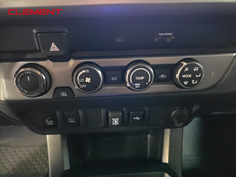 Toyota Tacoma 4WD Vehicle Image 21